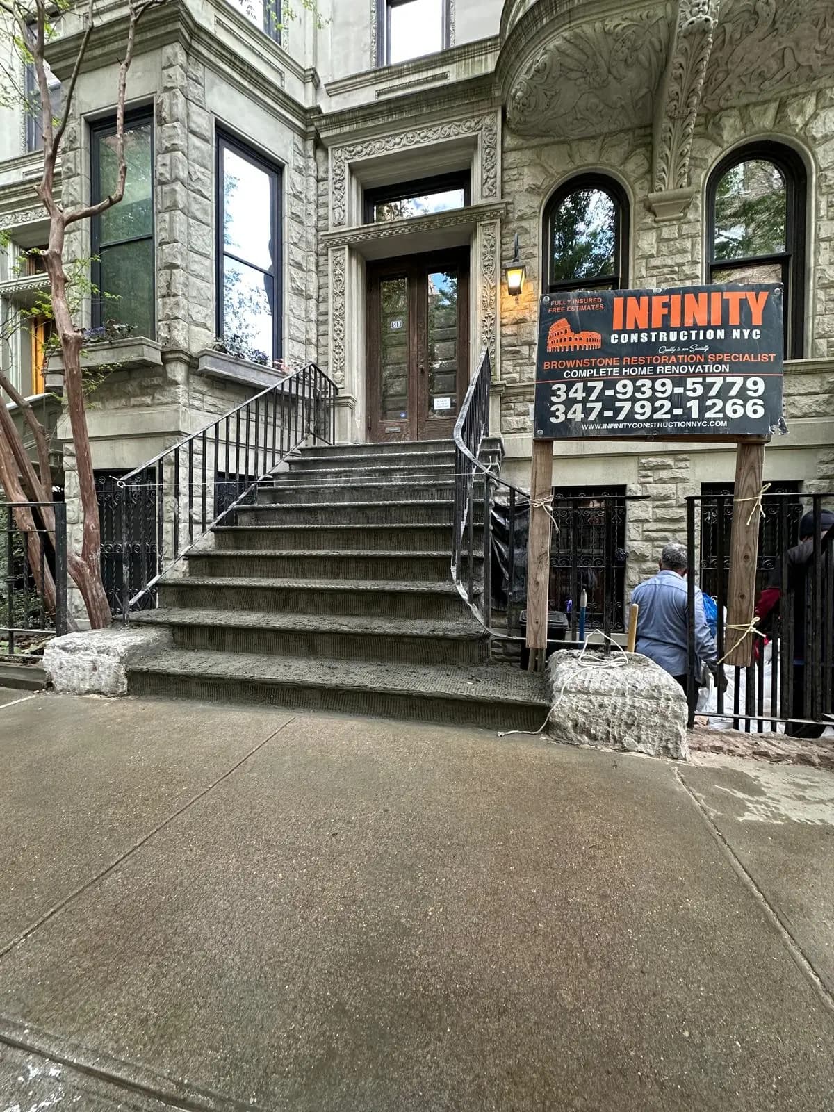 Brownstone repair signs